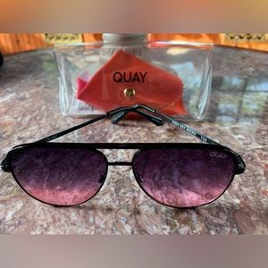 Quay High Key Aviator Sunglasses Like New